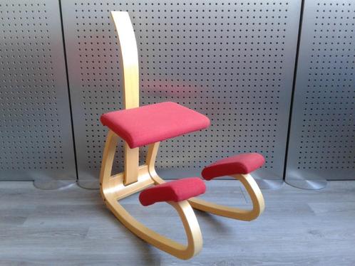 Variér (Stokke) Variable Balans met Rug (Rood), Prachtig!, Huis en Inrichting, Bureaustoelen, Zo goed als nieuw, Bureaustoel, Rood