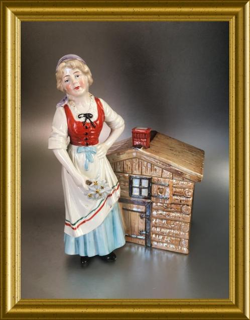 Antieke porseleinen tabakspot: vrouw voor huis, Antiek en Kunst, Antiek | Porselein, Ophalen of Verzenden