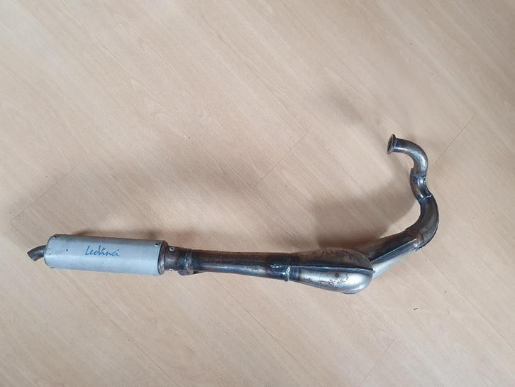 NIEUW Leovice uitlaat MALAGUTI FIFTY TOP 50cc NOS exhaust, Fietsen en Brommers, Brommeronderdelen | Algemeen, Nieuw, Uitlaat, Ophalen of Verzenden