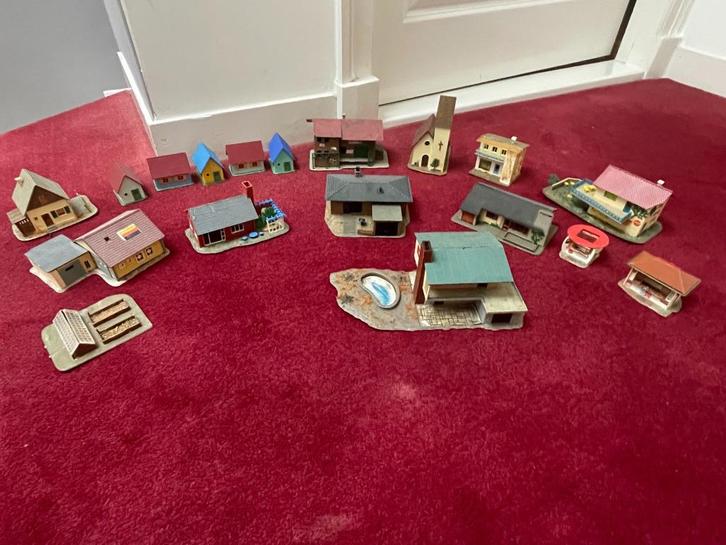 Treinhuisjes HO, Hobby en Vrije tijd, Modeltreinen | H0, Gebruikt, Brug, Tunnel of Gebouw, Gelijkstroom of Wisselstroom, Overige merken