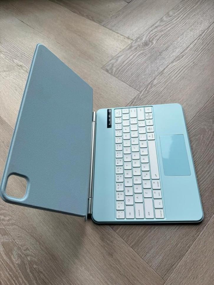 iPad Air 13/Pro 12.9 Bluetooth Magnetisch Toetsenbord Blauw, Computers en Software, Tablet-hoezen, Zo goed als nieuw, Bescherming voor- en achterkant