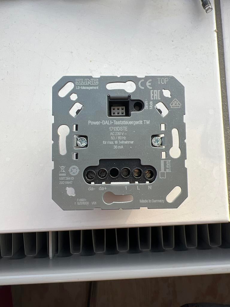 Jung Tastdimmer 1713DSTE - Nieuwstaat, Doe-het-zelf en Verbouw, Ophalen of Verzenden, Gebruikt, Schakelaar