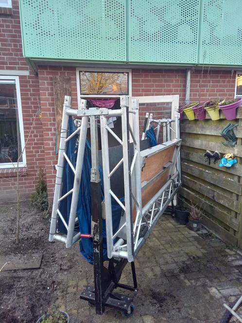 Presentation Dj truss podium, Muziek en Instrumenten, Behuizingen en Koffers, Gebruikt, Overige instrumenten, Flightcase, Ophalen of Verzenden