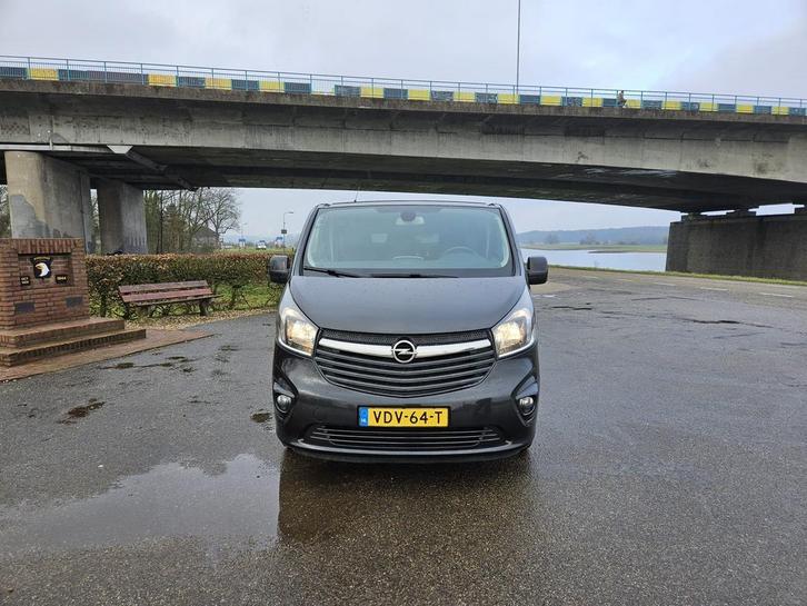 Opel Vivaro 16 CDTI  L2H1 2015, Auto's, Bestelauto's, Particulier, Opel, Diesel, Handgeschakeld, Geïmporteerd, Zwart, Ophalen
