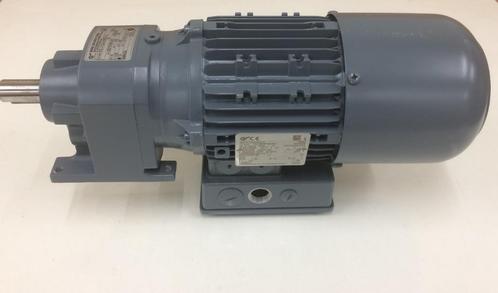 vertragings en reductie motoren 220 /400 volt diverse modell, Doe-het-zelf en Verbouw, Motoren, Zo goed als nieuw, Elektromotor