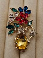 Antiek stijl broche met vaas bloemen., Info@SlatsAntiek.nl, Overige materialen, Vof Slats Antiek, Nieuw
