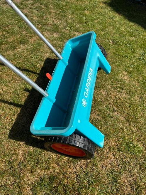 Gardena Strooiwagen - mest/gras/zout strooier, Tuin en Terras, Aarde en Mest, Overige typen, Ophalen of Verzenden