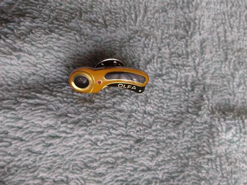 Pin Olfa, Verzamelen, Speldjes, Pins en Buttons, Zo goed als nieuw, Speldje of Pin, Merk, Ophalen