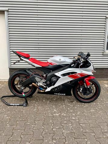 zeer nette Yamaha yzf R6 2010 beschikbaar voor biedingen