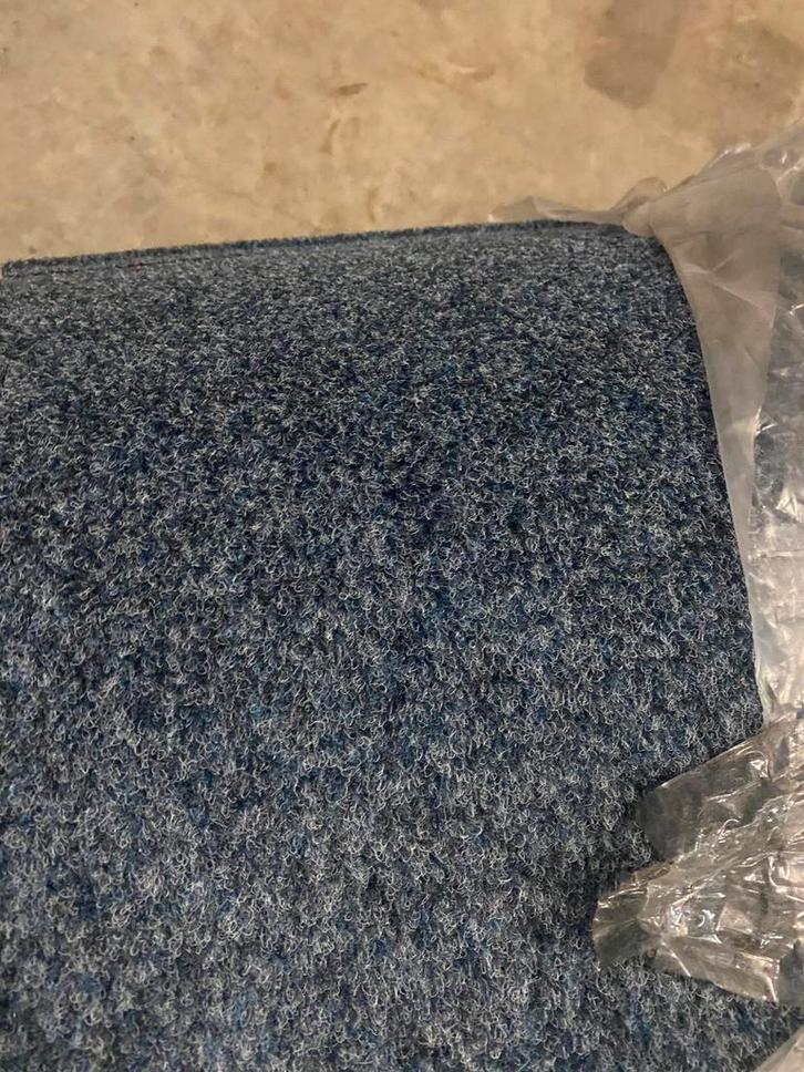 Rol naaldvilt tapijt grijs/blauw, Huis en Inrichting, Stoffering | Vloerbedekking, Nieuw, Tapijt, Grijs, 10 tot 25 m², Ophalen