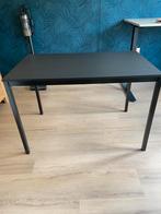 Tafel  /  Bureau  zwart Ikea  110x67x74cm, Huis en Inrichting, Bureaus, Ophalen, Zo goed als nieuw