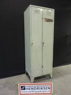 Leuke Vintage 2-deurs locker / lockerkast industrieel
