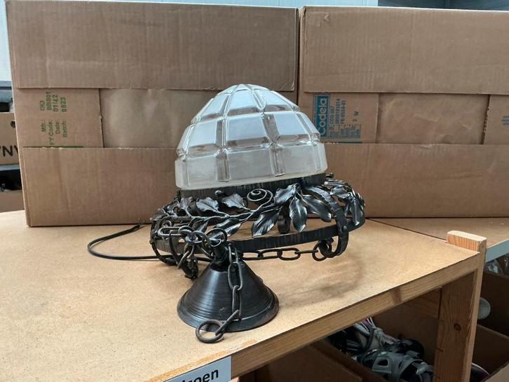 Vintage Hanglamp met glazen kap.WD-026, Huis en Inrichting, Lampen | Hanglampen, Gebruikt, Minder dan 50 cm, Glas, Ophalen of Verzenden