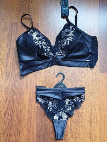 Nieuw - Hunkemoller Noir setje - maat XL/XXL beschikbaar voor biedingen