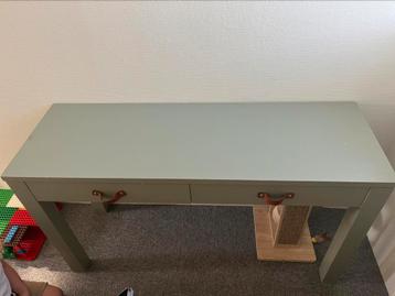 Mooie houten dressoir in goede staat met 2 lades