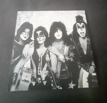 Onderzetter van de band Kiss (Gene Simmons, Paul Stanley) beschikbaar voor biedingen