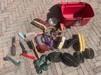 Curverbox met paardenspullen paardenverzorging, Ophalen of Verzenden, Gebruikt