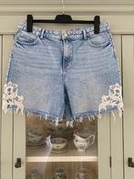 Korte broek Jeans met kant maat 42 zgan, Blauw, Ophalen of Verzenden, Zo goed als nieuw, W33 - W36 (confectie 42/44)
