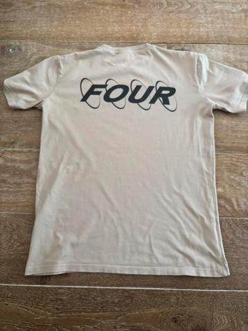 Four Amsterdam ‘t shirt beschikbaar voor biedingen