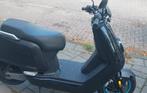 Nıu Elektrische scooter, Fietsen en Brommers, Snorfietsen en Snorscooters, Elektrisch, Zo goed als nieuw, Ophalen, Overige merken