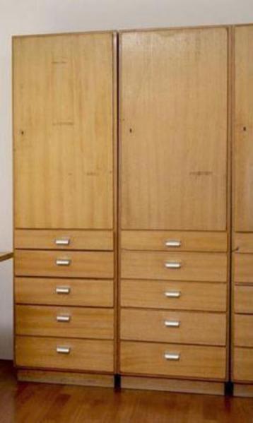 Drie mooie houten vintage lingeriekasten  beschikbaar voor biedingen