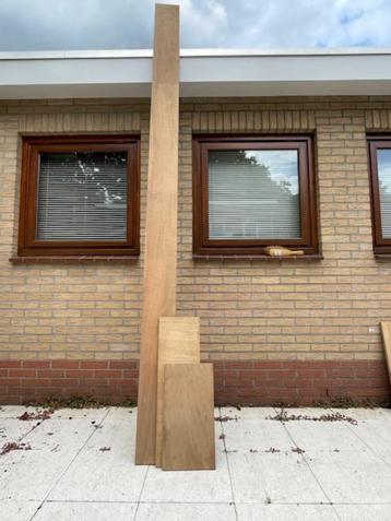 Restant Multiplex Platen dikte 22 mm  + ander hout beschikbaar voor biedingen