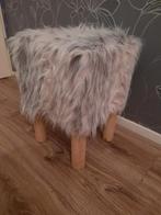 Krukje met imitatiebont, Ophalen, Zo goed als nieuw, Hout