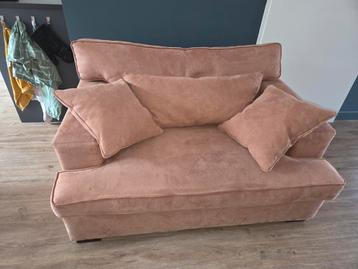 2 persoons bank loveseat leer  beschikbaar voor biedingen