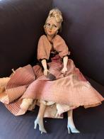 Antieke salonpop. Hoofd van stof, armen en benen van hout, Ophalen of Verzenden, Gebruikt, Pop