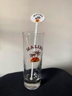 Glas van Malibu met roerstaafje. Hoogte glas 15 cm., Verzamelen, Ophalen of Verzenden, Zo goed als nieuw, Borrel- of Shotglas