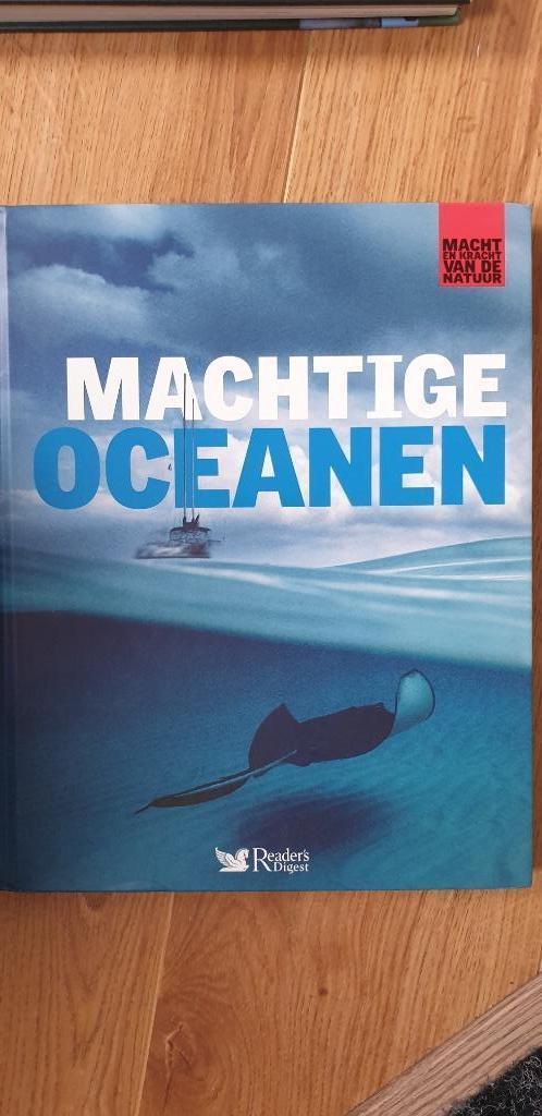 Machtige oceanen Readers Digest, Boeken, Natuur, Zo goed als nieuw, Overige onderwerpen, Ophalen of Verzenden