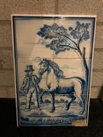 Tegel Tableau - Man met Paard, Antiek en Kunst, Antiek | Wandborden en Tegels, Ophalen of Verzenden