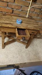 klein schattig doorleefd tafeltje., Antiek en Kunst, Ophalen