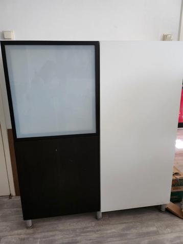 Ikea kast GRATIS!!! zsm meenemen. 