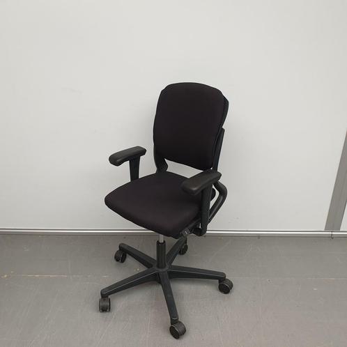 Ahrend 230 bureaustoel met lage rug - zwarte stof, Huis en Inrichting, Bureaustoelen, Gebruikt
