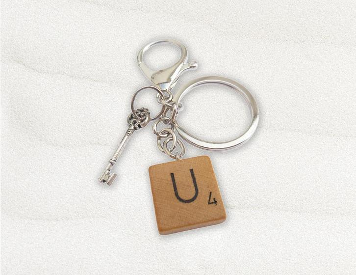 Dome’s Design: Scrabble Bag Charm/sleutelhanger (U – zilver), Verzamelen, Sleutelhangers, Nieuw, Merk, Ophalen of Verzenden