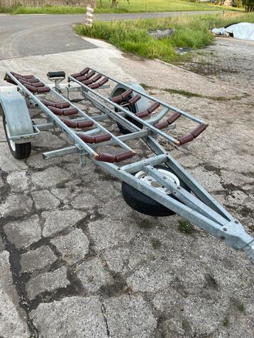 KantelTrailer voor een rib of speedboot beschikbaar voor biedingen