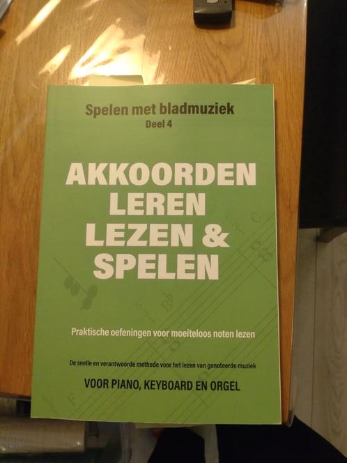 Akkoorden leren lezen & spelen, Boeken, Muziek, Zo goed als nieuw, Instrument, Ophalen of Verzenden