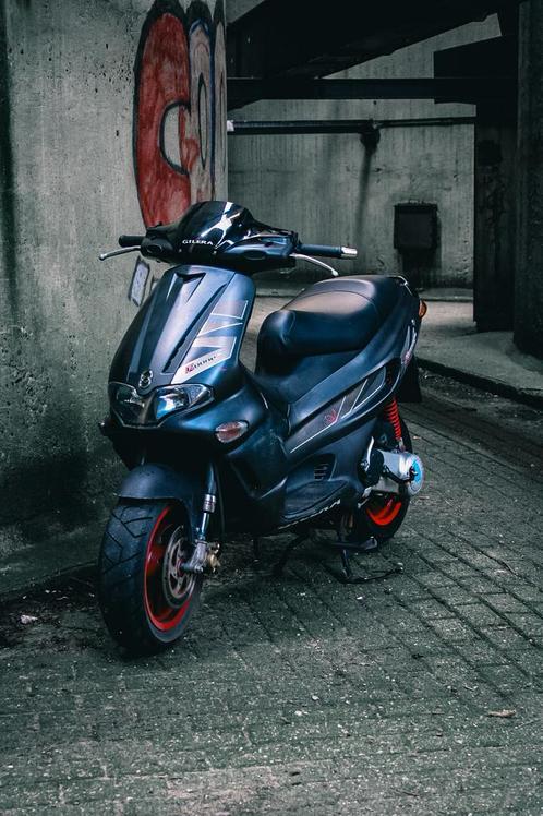 Gilera runmer 70cc DD, Fietsen en Brommers, Scooters | Piaggio, Zo goed als nieuw, Zip, Ophalen