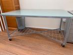 Moderne tafel / bureau met glazen blad IKEA, Huis en Inrichting, Tafels | Salontafels, Ophalen, Gebruikt, 100 tot 150 cm, 50 tot 75 cm