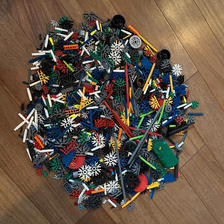 Doos K'nex / Knex onderdelen, Kinderen en Baby's, Speelgoed | Bouwstenen, Zo goed als nieuw, K'nex, Ophalen of Verzenden