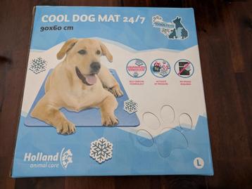 Cool dog mat L beschikbaar voor biedingen