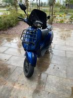 Vespa sprint. Geel kenteken, Fietsen en Brommers, Snorfietsen en Snorscooters, Ophalen of Verzenden, Zo goed als nieuw, Benzine