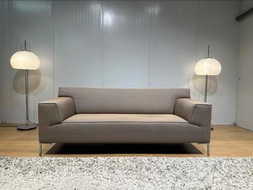ZGAN Design on Stock Bloq 2,5-zitsbank – NP: €2.800 beschikbaar voor biedingen