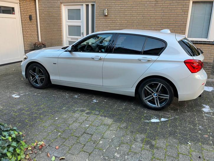 BMW 1-Serie 118i AUT - 2e Eig - keyless-open dak-stoelverw, Auto's, BMW, Particulier, ABS, Airbags, Airconditioning, Alarm, Bluetooth