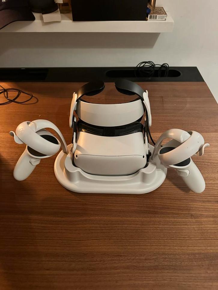 Meta/Oculus Quest 2 + BoboVR M3 Pro + Charge Station, Spelcomputers en Games, Virtual Reality, Zo goed als nieuw, Overige platformen
