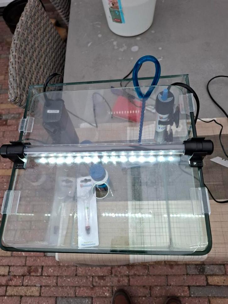 Mooie cube 20 VERKOCHT, Dieren en Toebehoren, Vissen | Aquaria en Toebehoren, Nieuw, Leeg aquarium, Ophalen