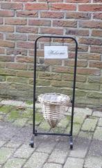 welcome bord op standaard met rieten bloempot, Ophalen of Verzenden