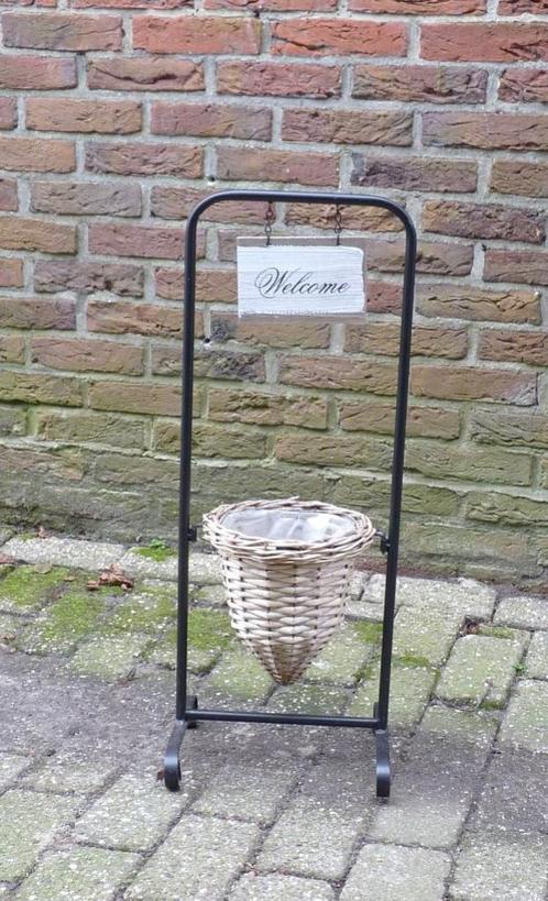 welcome bord op standaard met rieten bloempot, Antiek en Kunst, Curiosa en Brocante, Ophalen of Verzenden