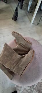 Grijze,suède laarzen van Shabby, Kleding | Dames, Schoenen, Ophalen of Verzenden, Zo goed als nieuw, Grijs, Hoge laarzen